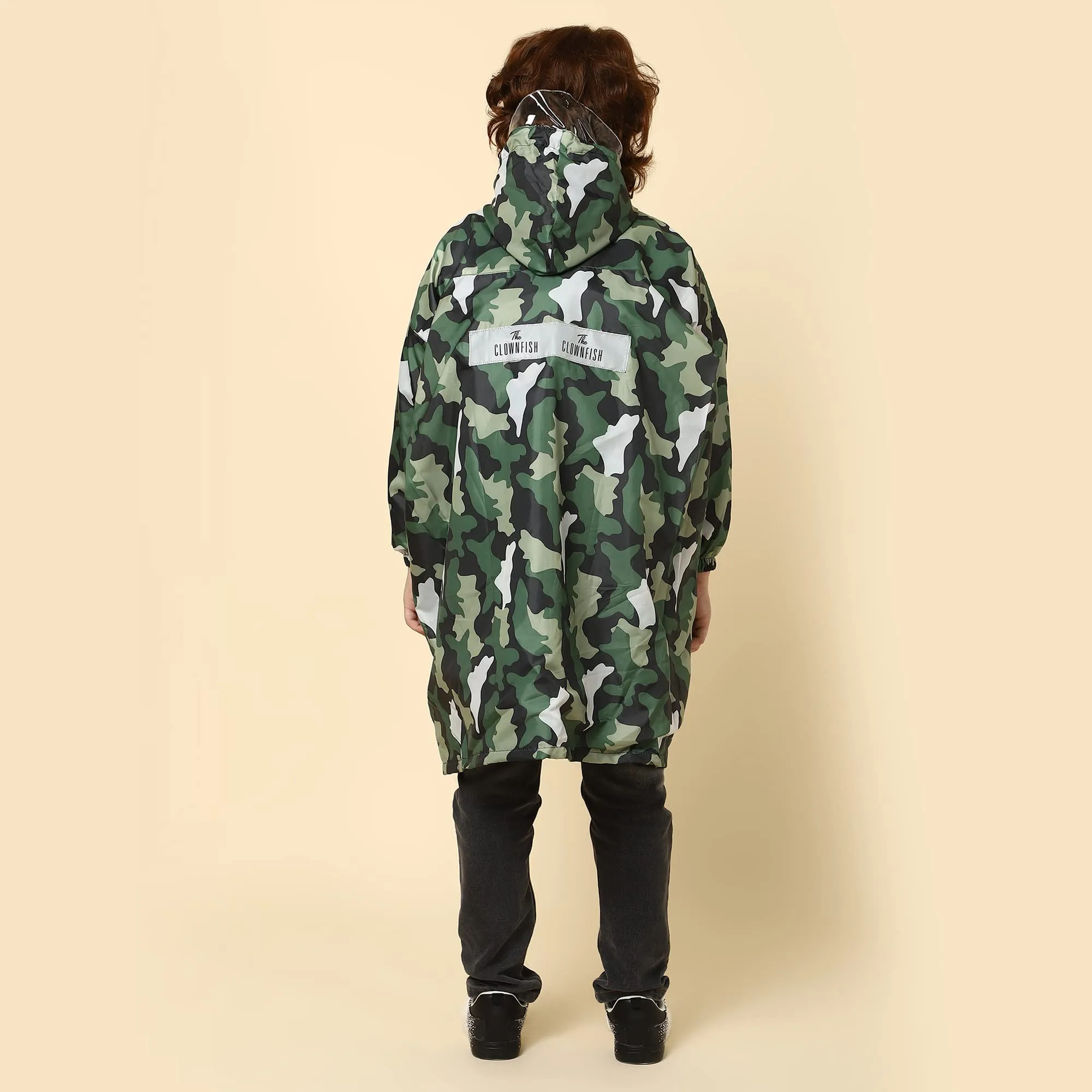 THE CLOWNFISH Cannon Series Kids Waterproof Nylon Double Coating Reversible Longcoat with Hood and Reflector Logo at Back. Printed Plastic Pouch. Kid Age-10-11 years (Green Camo)